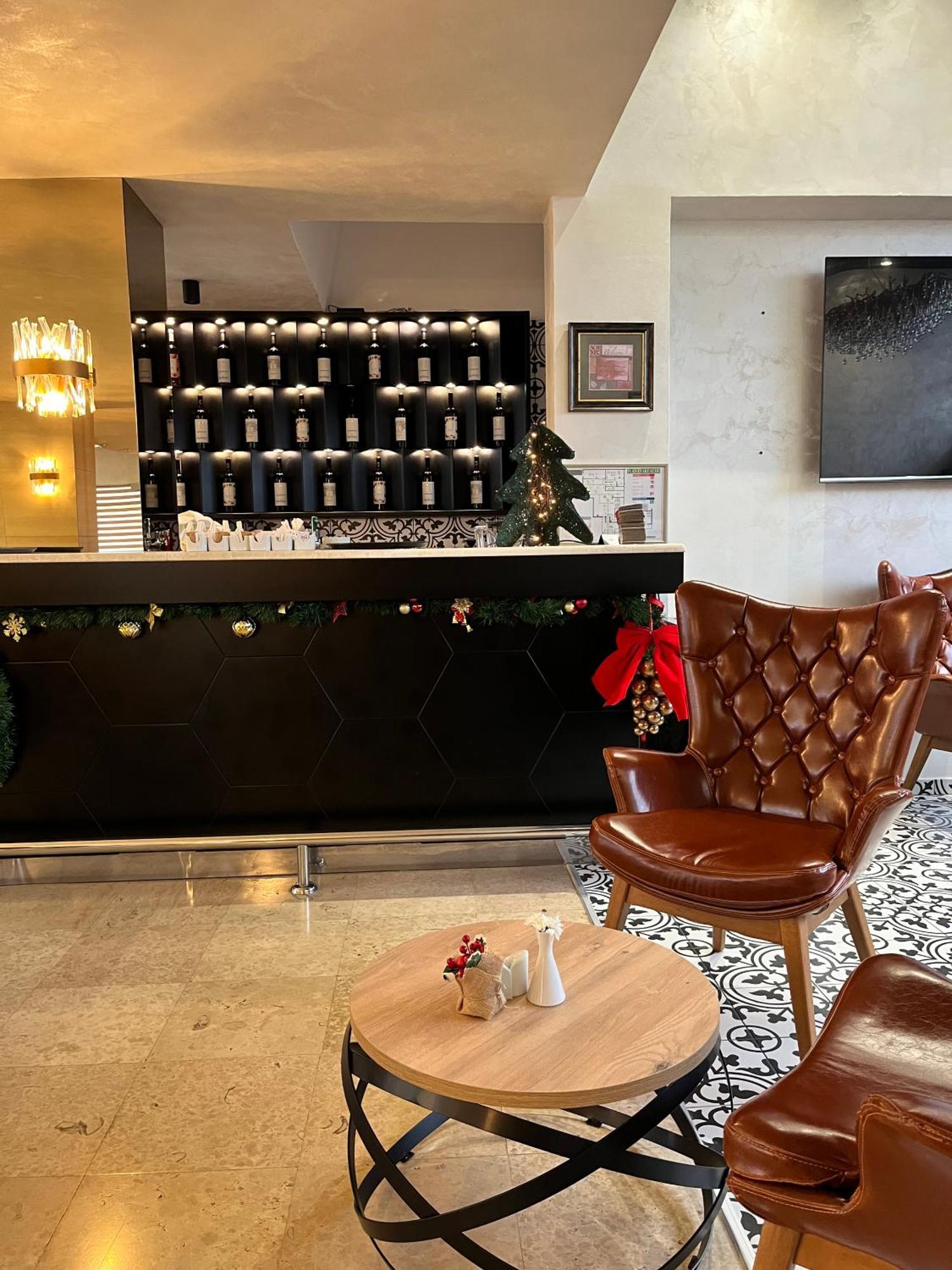 Hotel Monogram Park Рума Экстерьер фото