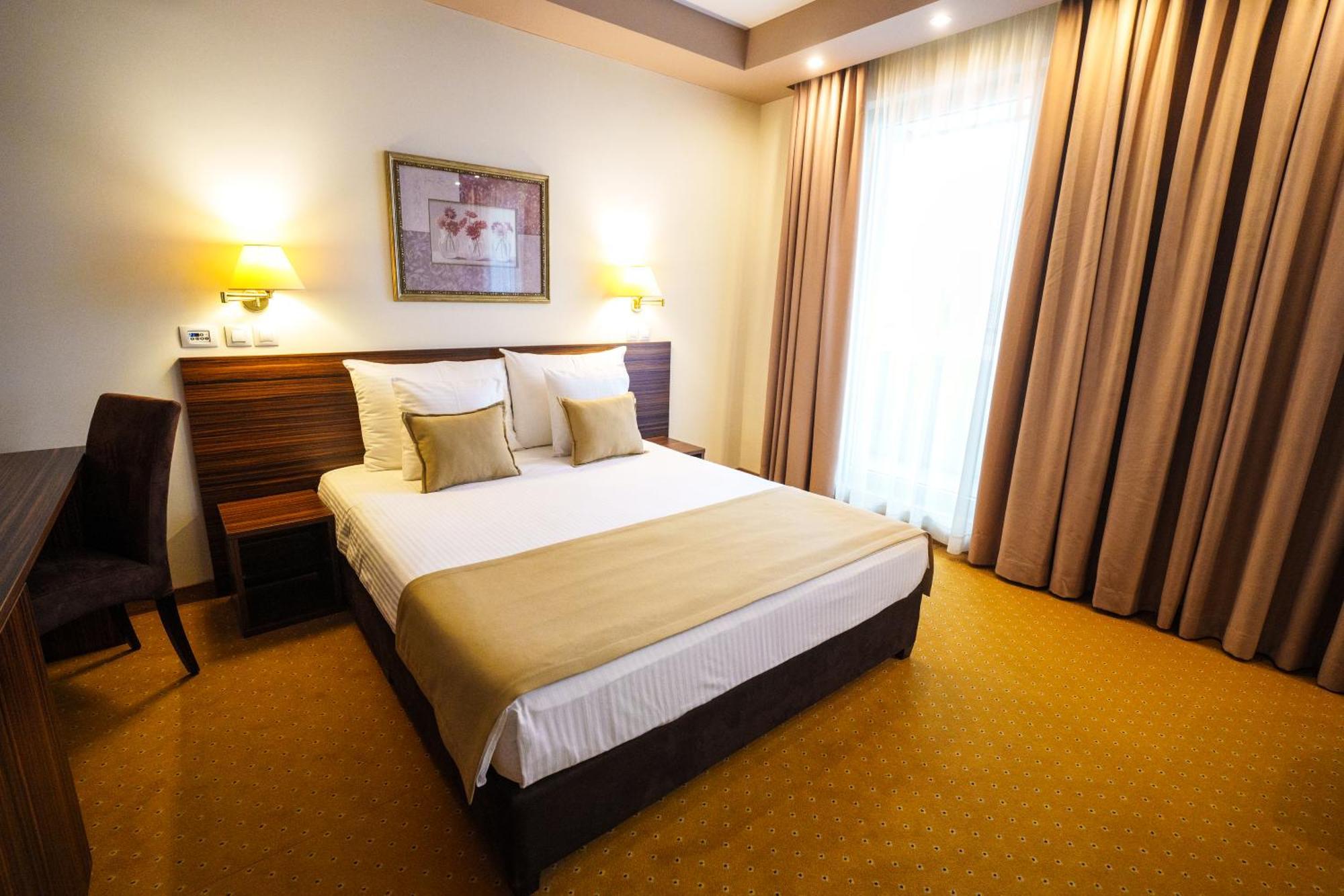 Hotel Monogram Park Рума Экстерьер фото
