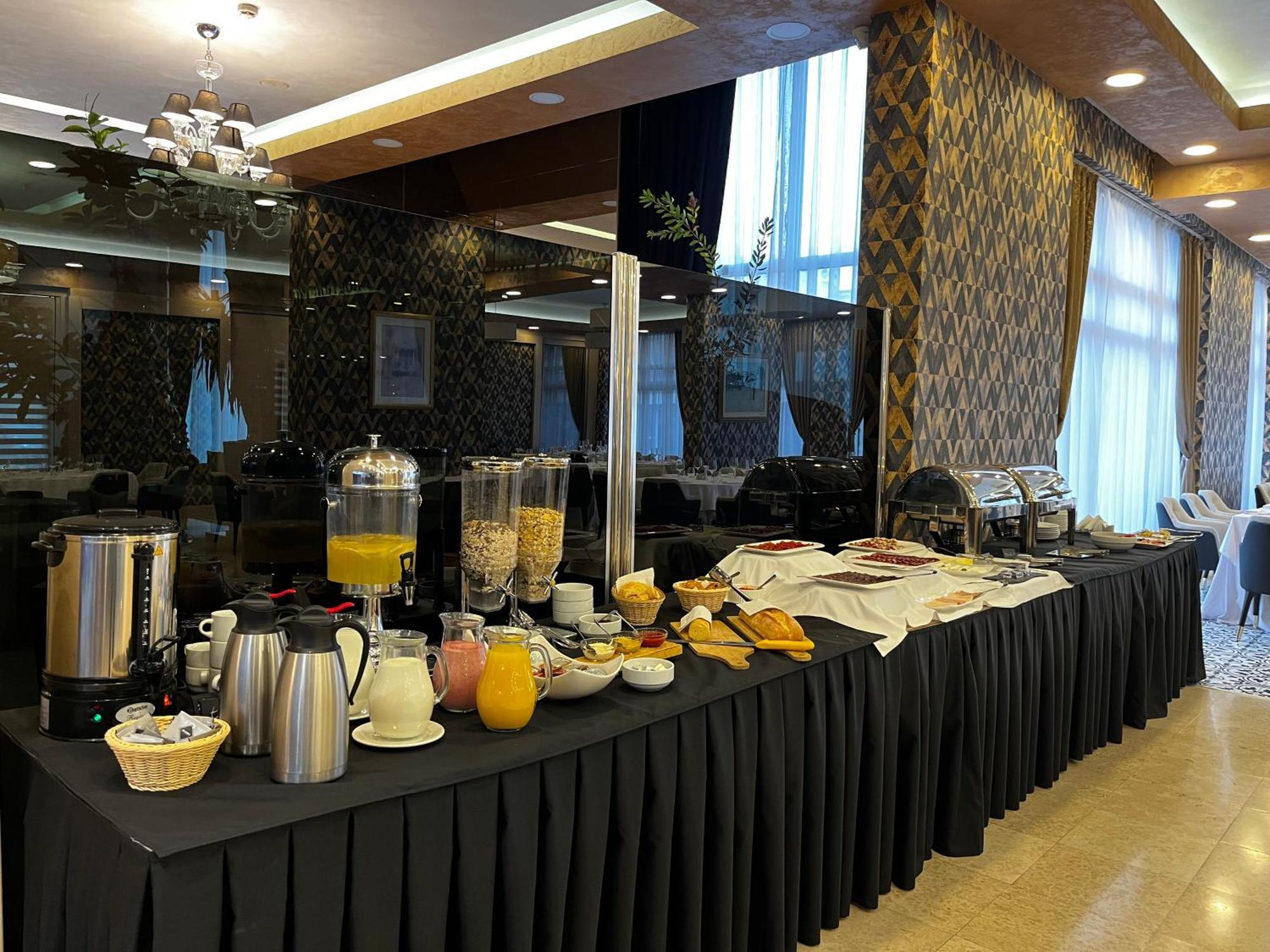 Hotel Monogram Park Рума Экстерьер фото