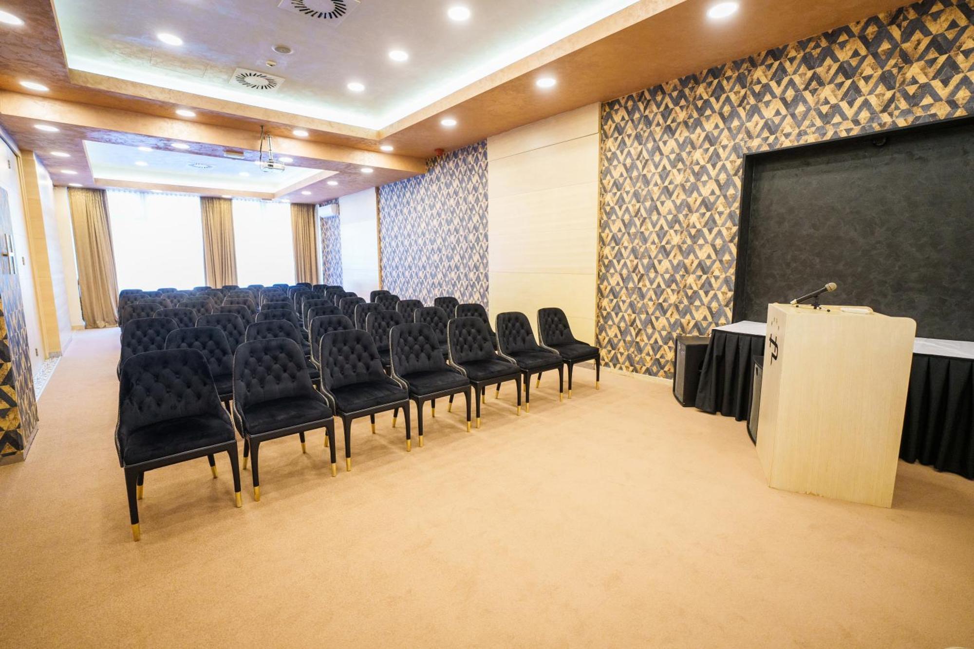 Hotel Monogram Park Рума Экстерьер фото