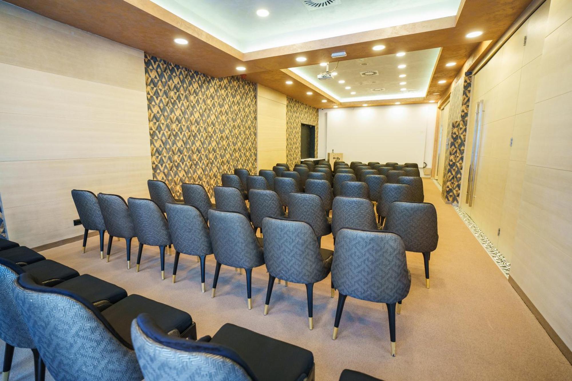Hotel Monogram Park Рума Экстерьер фото