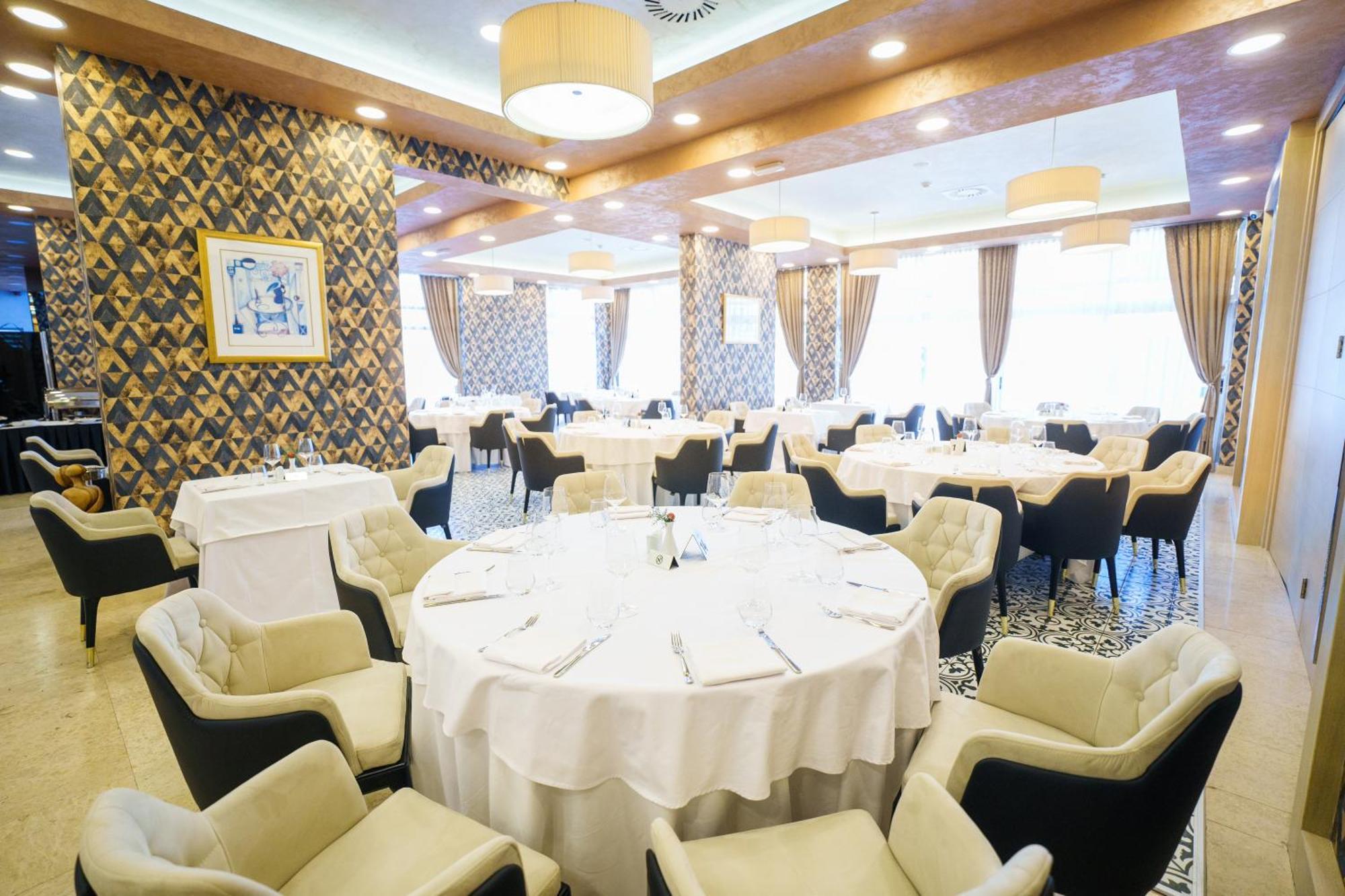 Hotel Monogram Park Рума Экстерьер фото