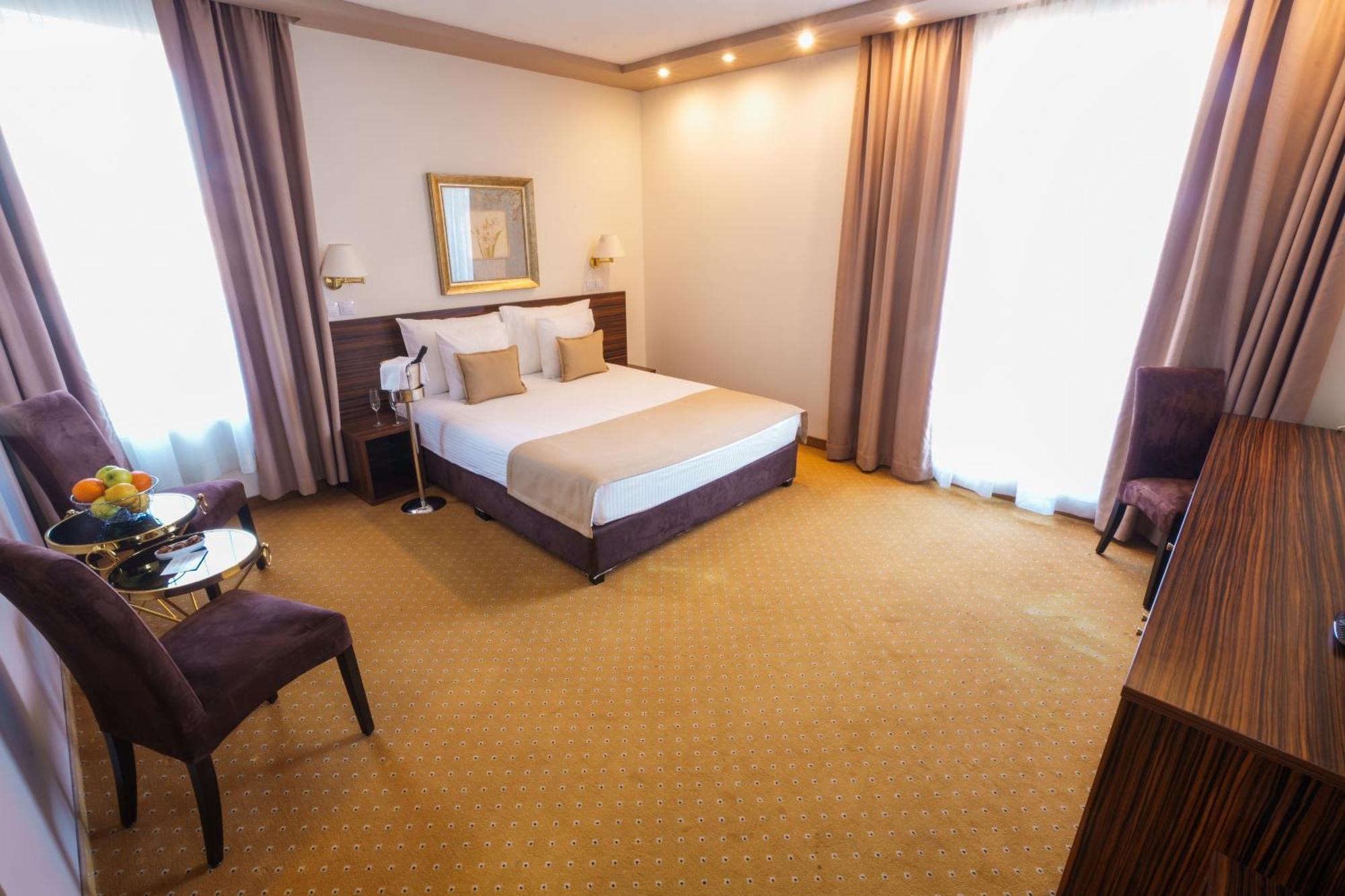 Hotel Monogram Park Рума Экстерьер фото