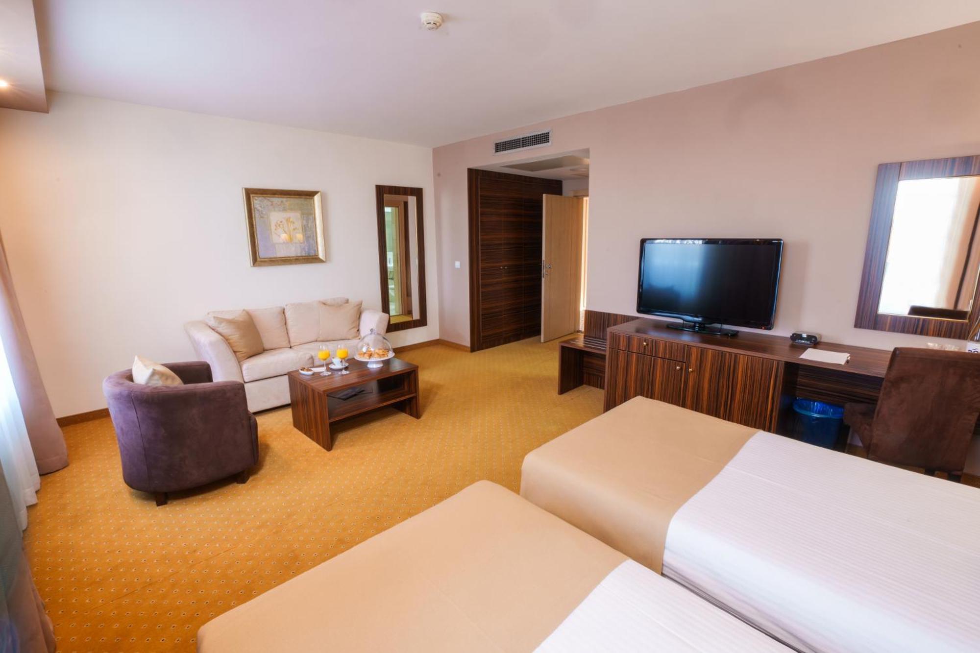 Hotel Monogram Park Рума Экстерьер фото